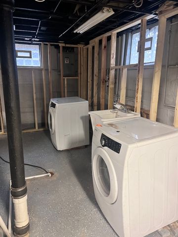 28 W 35th Place, Steger, IL 60475