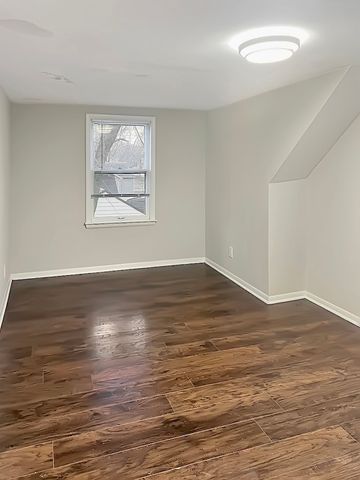 28 W 35th Place, Steger, IL 60475