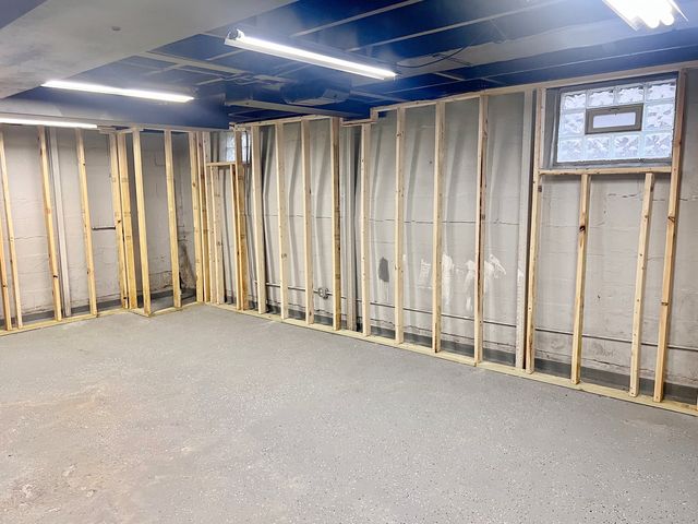 28 W 35th Place, Steger, IL 60475