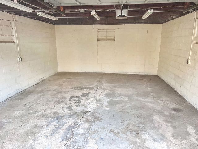 28 W 35th Place, Steger, IL 60475