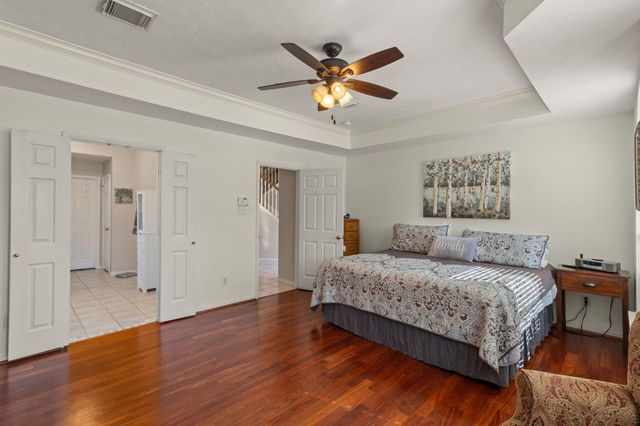 407 Barberry Lane, Baytown, TX 77520