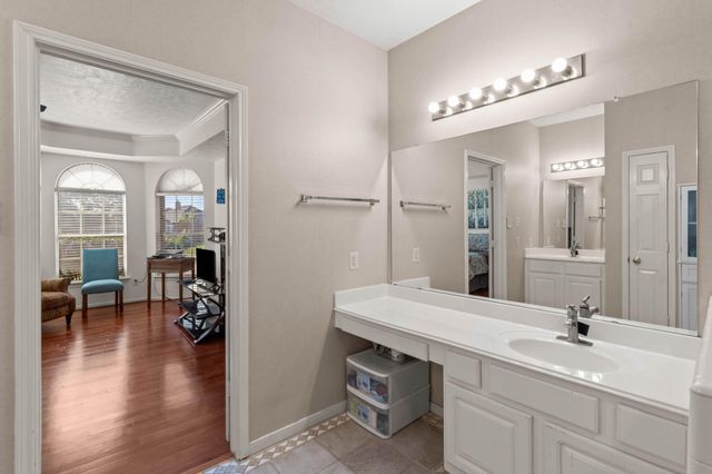 407 Barberry Lane, Baytown, TX 77520