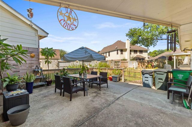 407 Barberry Lane, Baytown, TX 77520