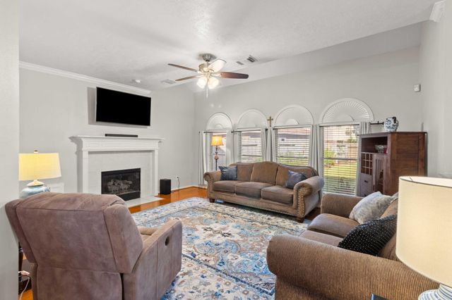 407 Barberry Lane, Baytown, TX 77520