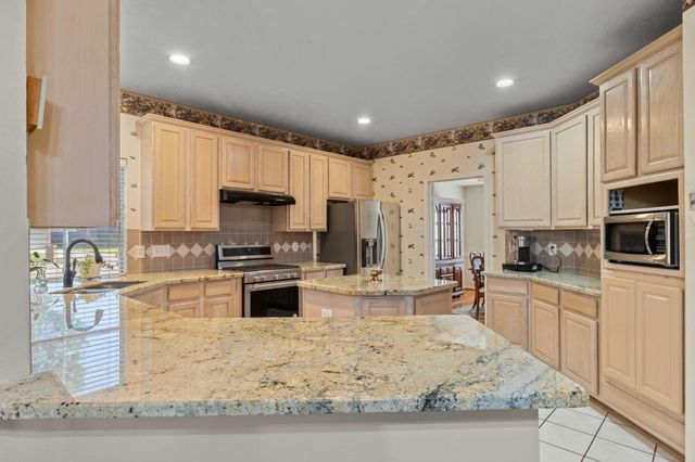 407 Barberry Lane, Baytown, TX 77520