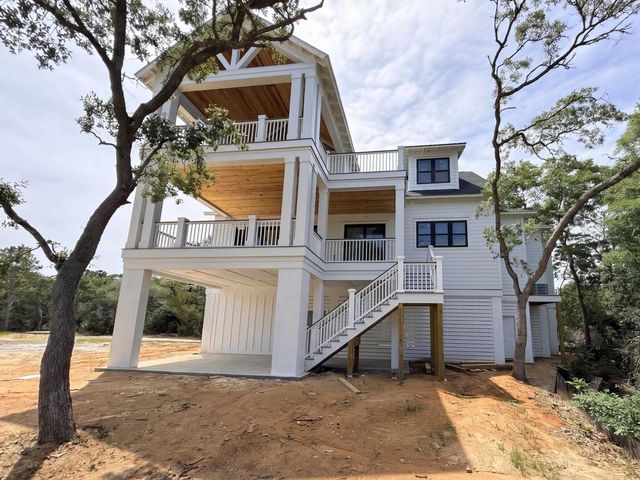 165 Melton Ave., Murrells Inlet, SC 29576