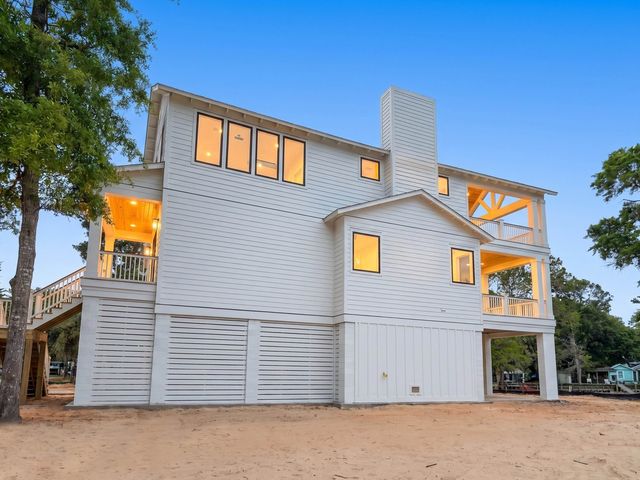 165 Melton Ave., Murrells Inlet, SC 29576