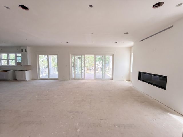 165 Melton Ave., Murrells Inlet, SC 29576