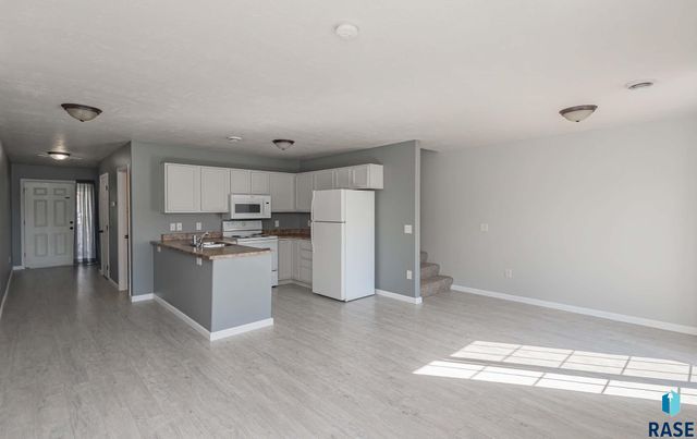 6501 S Santa Rosa Pl, Sioux Falls, SD 57108