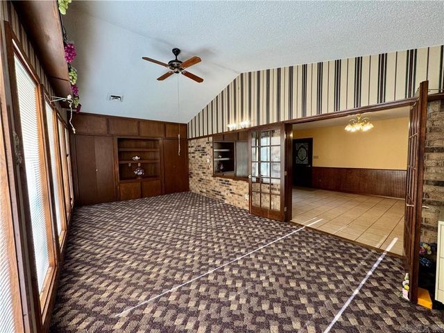 1504 Knoxville, Russellville, AR 72801