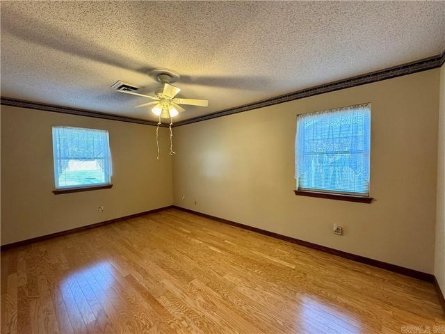 1504 Knoxville, Russellville, AR 72801