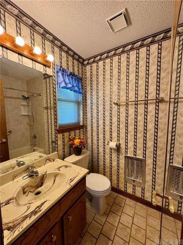 1504 Knoxville, Russellville, AR 72801