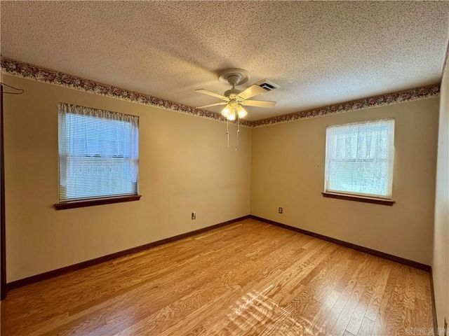 1504 Knoxville, Russellville, AR 72801