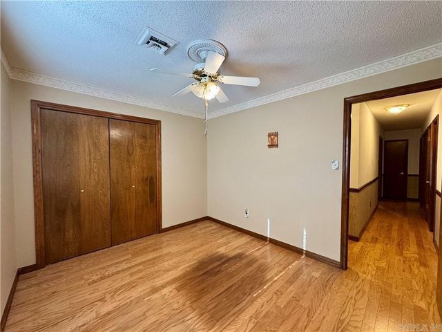 1504 Knoxville, Russellville, AR 72801