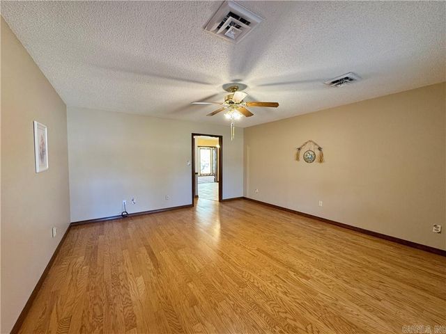 1504 Knoxville, Russellville, AR 72801