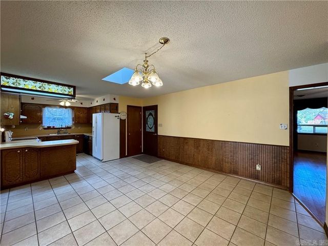 1504 Knoxville, Russellville, AR 72801