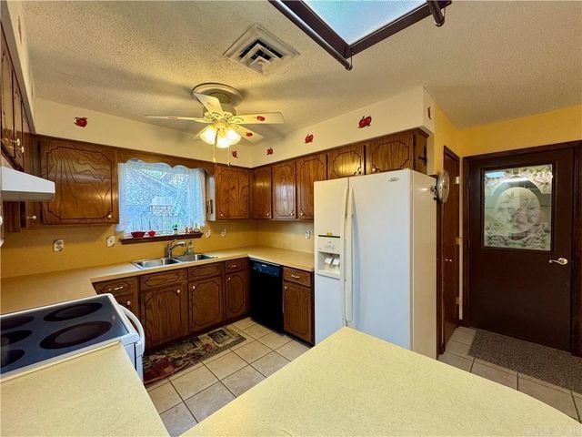 1504 Knoxville, Russellville, AR 72801