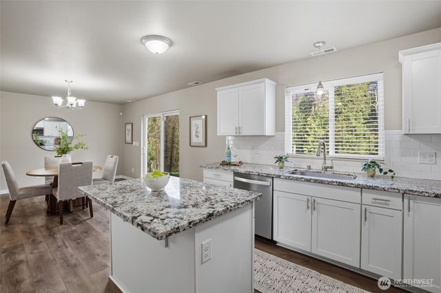 7225 E Last Refuge Way, Port Orchard, WA 98366