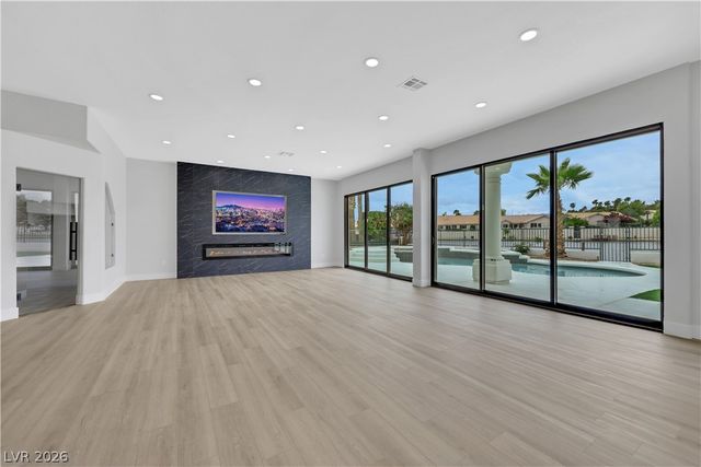 2589 Sun Reef Road, Las Vegas, NV 89128