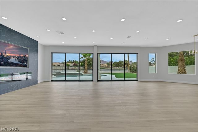 2589 Sun Reef Road, Las Vegas, NV 89128