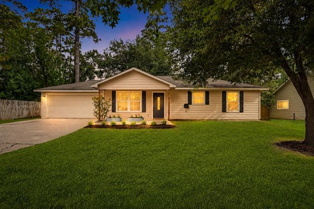 10807 Royal Tricia Drive, Conroe, TX 77303