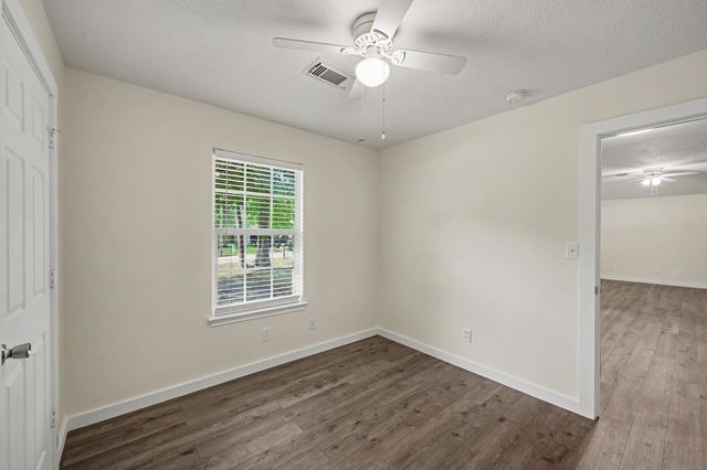 10807 Royal Tricia Drive, Conroe, TX 77303