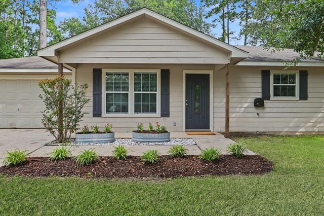 10807 Royal Tricia Drive, Conroe, TX 77303