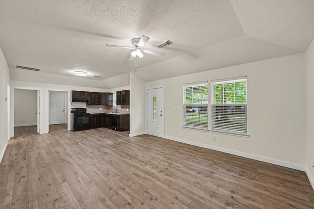 10807 Royal Tricia Drive, Conroe, TX 77303