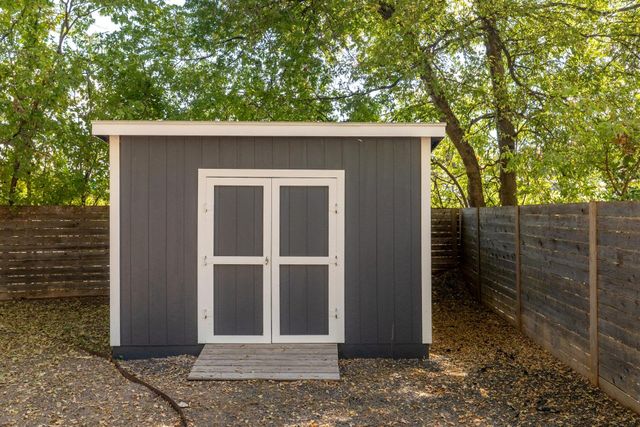 6511 Chesterfield Ave, Austin, TX 78752