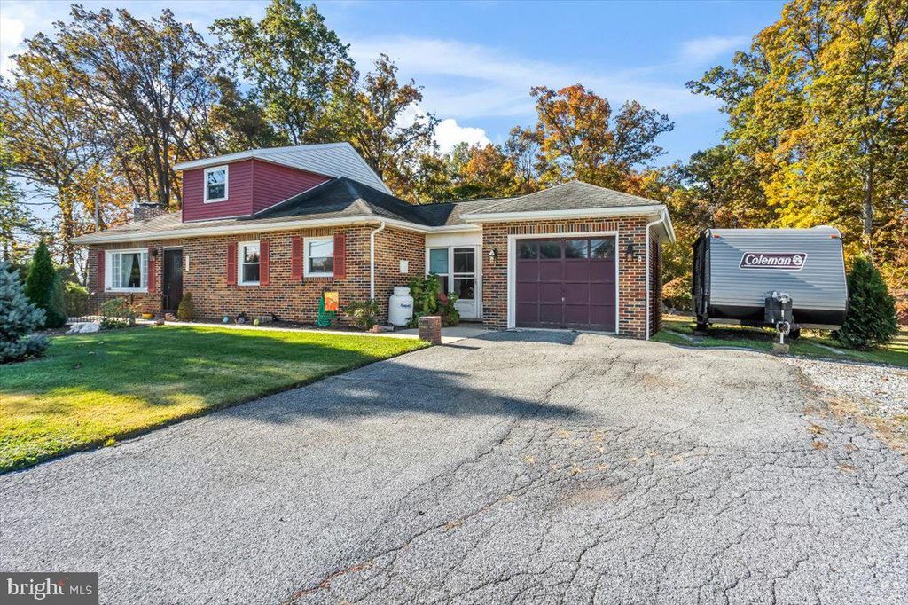 265 CONEWAGO CREEK RD, Manchester, PA 17345