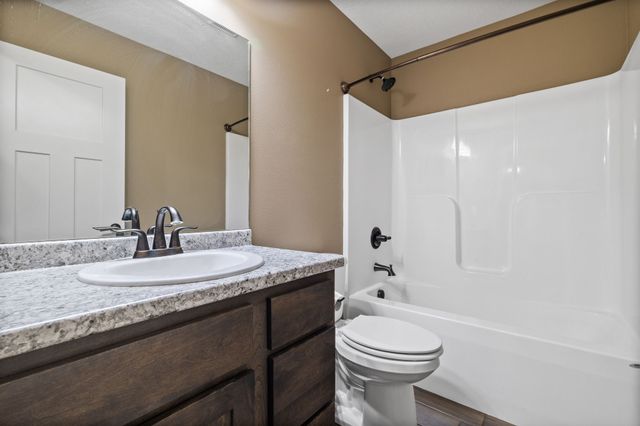 1803 NE Oak Drive, Ankeny, IA 50021