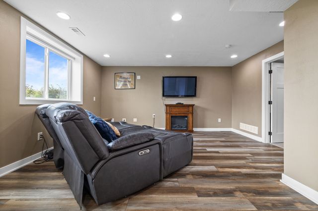 1803 NE Oak Drive, Ankeny, IA 50021