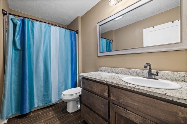 1803 NE Oak Drive, Ankeny, IA 50021