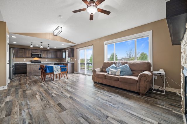 1803 NE Oak Drive, Ankeny, IA 50021