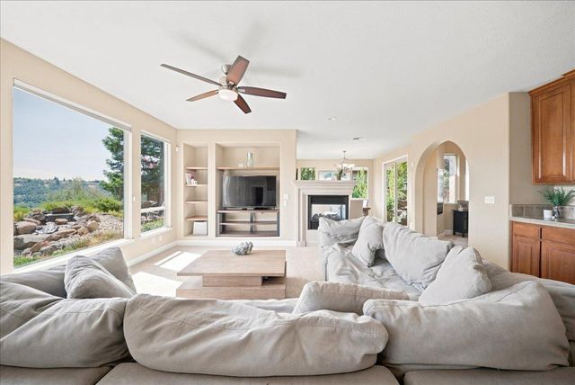 3681 Black Oak Dr, Rocklin, CA 95765