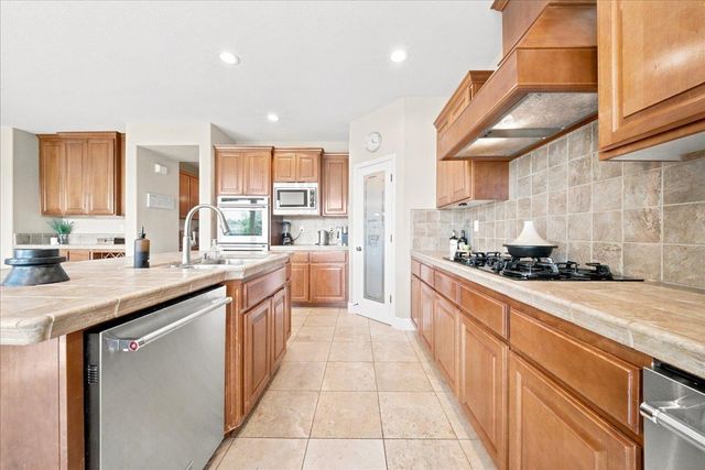 3681 Black Oak Dr, Rocklin, CA 95765
