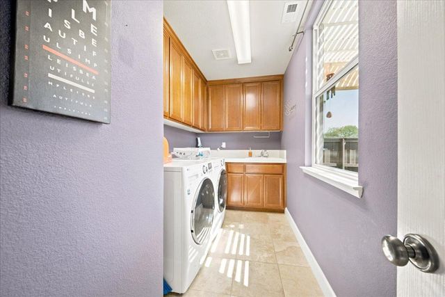 3681 Black Oak Dr, Rocklin, CA 95765