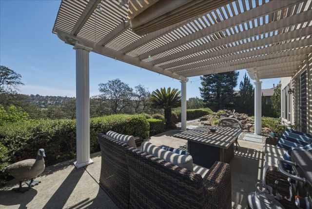 3681 Black Oak Dr, Rocklin, CA 95765