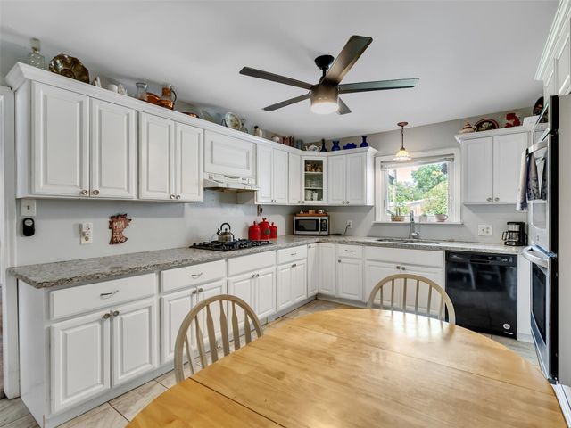 905 Bartlett Road, Katy, TX 77493