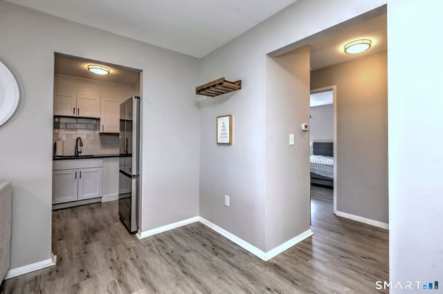 65 East Broadway B, Milford, CT 06460