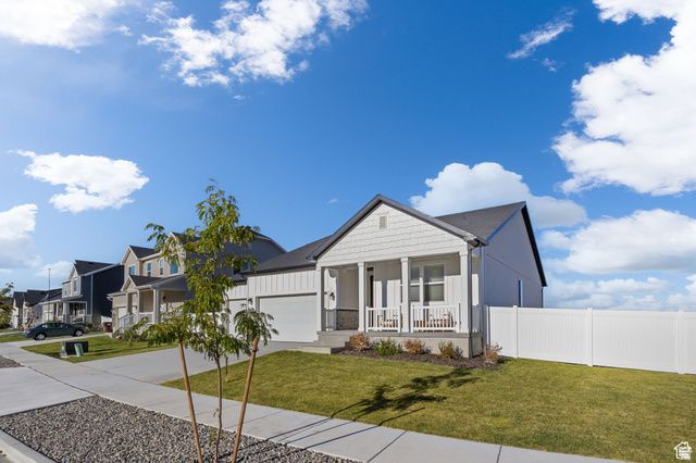 8537 N TIFFANY LN, Lake Point, UT 84074