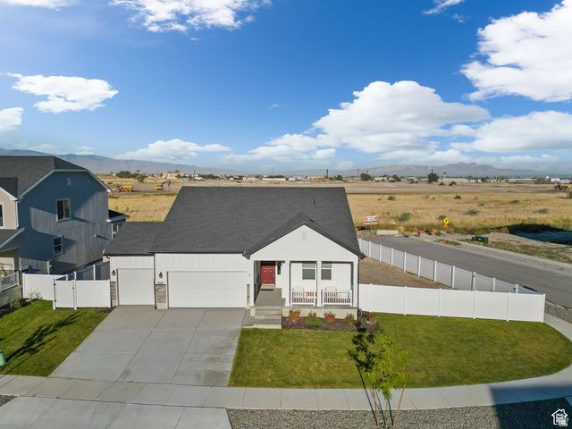 8537 N TIFFANY LN, Lake Point, UT 84074