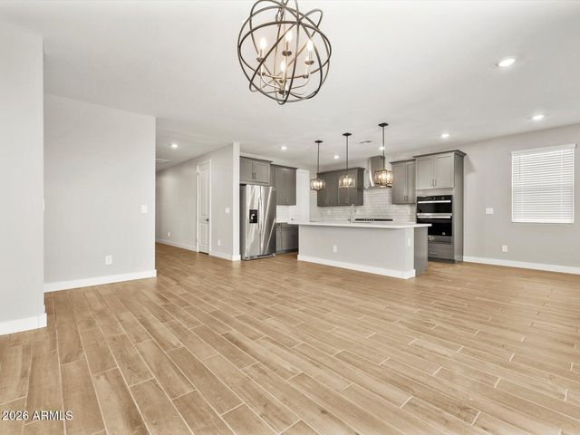334 W FLATIRON Trail, Apache Junction, AZ 85120