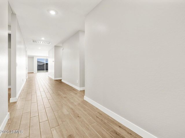 334 W FLATIRON Trail, Apache Junction, AZ 85120