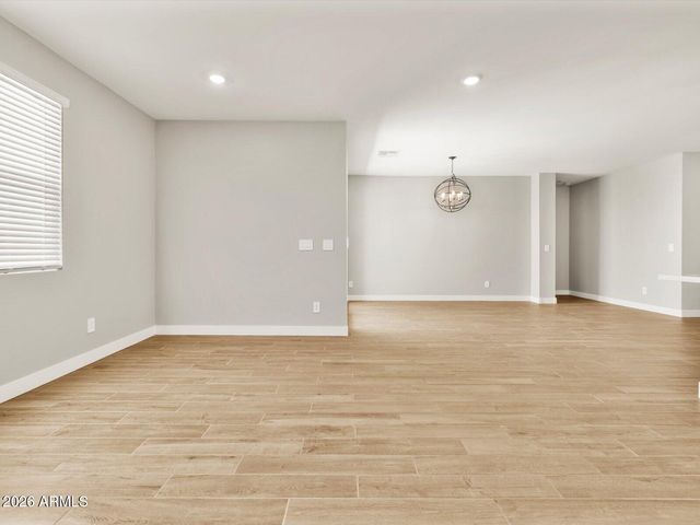 334 W FLATIRON Trail, Apache Junction, AZ 85120