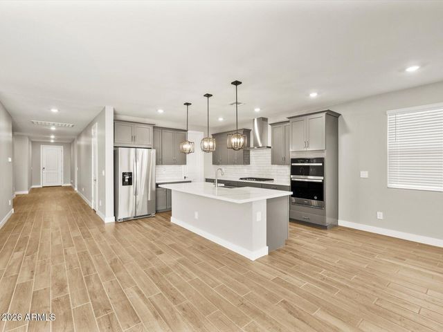334 W FLATIRON Trail, Apache Junction, AZ 85120