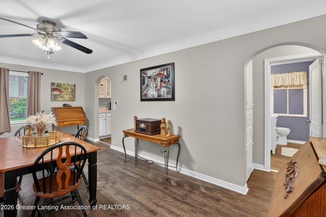 727 Center Street, Mason, MI 48854