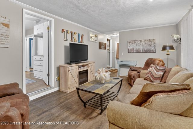 727 Center Street, Mason, MI 48854