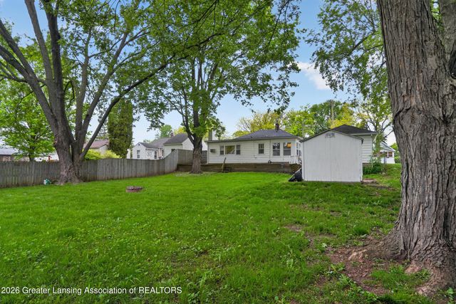 727 Center Street, Mason, MI 48854