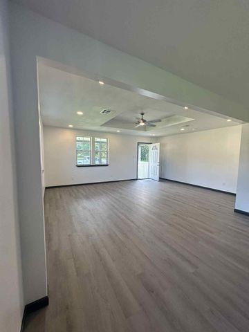 2206 8th St, Lake Charles, LA 70601